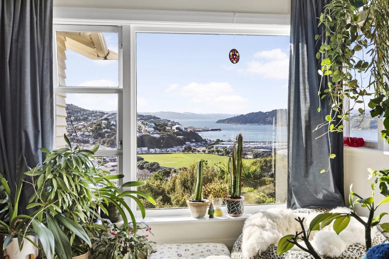 10 Kotinga Street, Kilbirnie, Wellington - Carousel 1