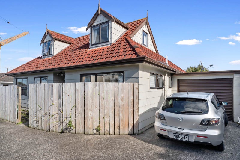 1/30 Ngataringa Road, Devonport, Auckland - Carousel 2