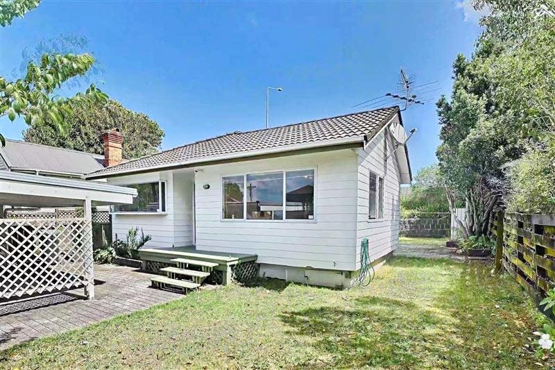 2/109 Clonbern Road, Remuera, Auckland - Carousel 2