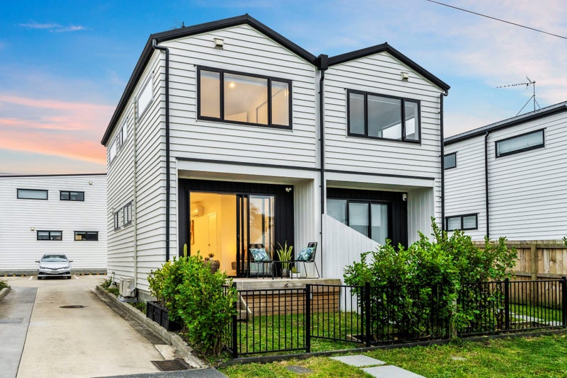 2/11 Mareth Street, Panmure, Auckland - Carousel 1