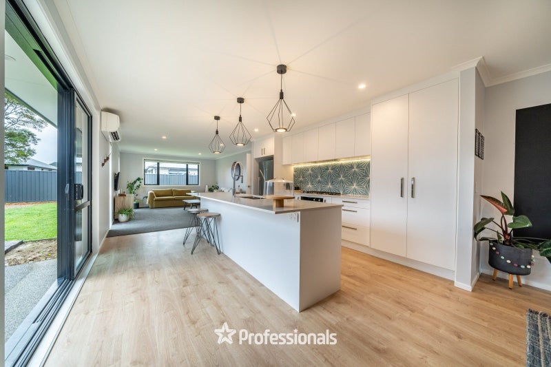 113 Mawai Hakona Drive, Wallaceville, Upper Hutt - Carousel 2