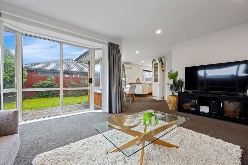 2/30 Seymour Street, Hornby, Christchurch - Carousel 2