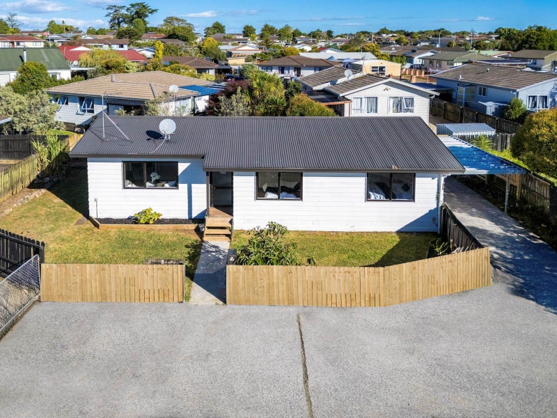 1/26 Karepo Crescent, Ranui, Auckland - Carousel 1