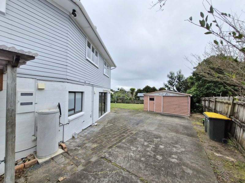 4 Milich Terrace, Te Atatu South, Auckland - Carousel 2