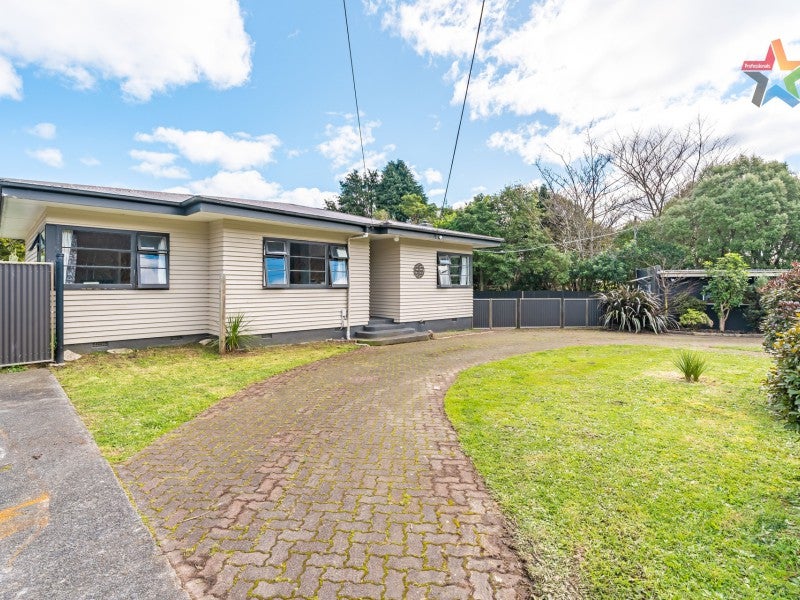 98 Main Road, Wainuiomata, Lower Hutt - Carousel 1