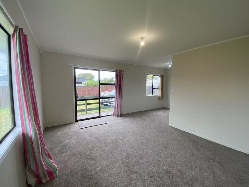 2/24 Burundi Avenue, Clendon Park, Auckland - Carousel 2