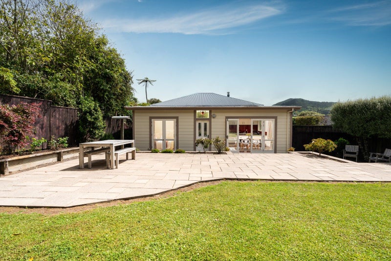 7 Spiers Street, Karori, Wellington - Carousel 1