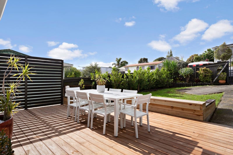 1/5 Hellyers Street, Birkdale, Auckland - Carousel 2