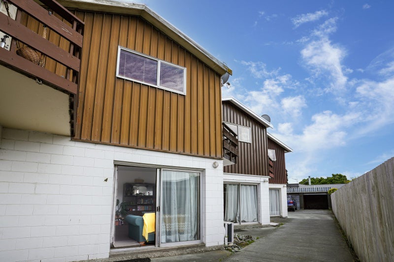 4/8 Lane Street, Woolston, Christchurch - Carousel 1