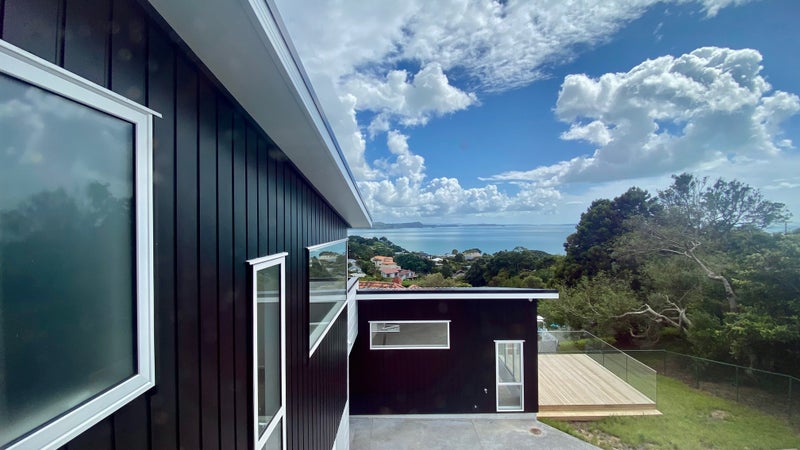 4 Vipond Road, Stanmore Bay, Whangaparaoa - Carousel 1