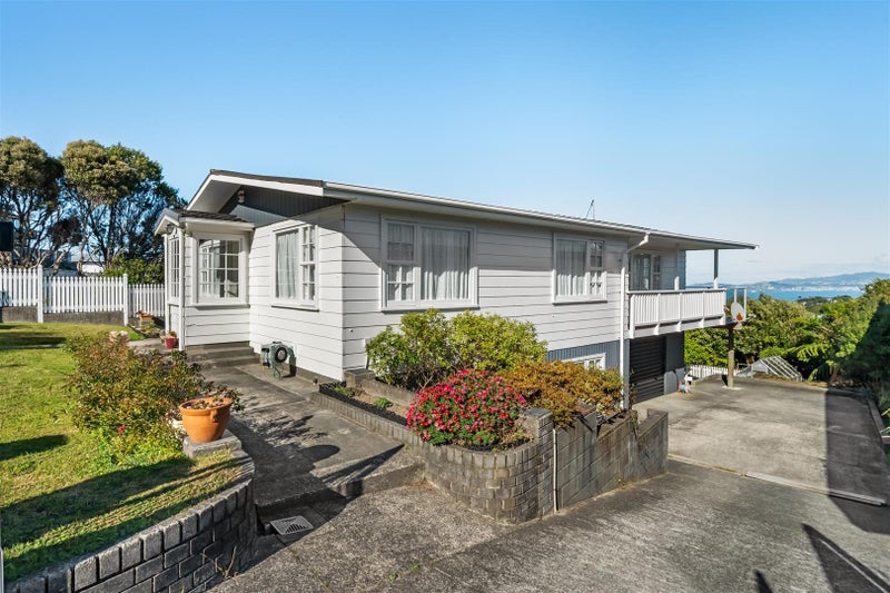 24 Cypress Drive, Maungaraki, Lower Hutt - Carousel 1