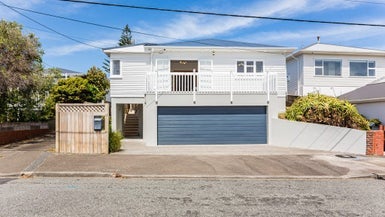 14 The Quadrant, Miramar, Wellington - Carousel 1