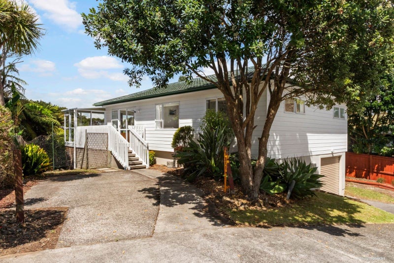 2/19 Darcy Place, Massey, Auckland - Carousel 1