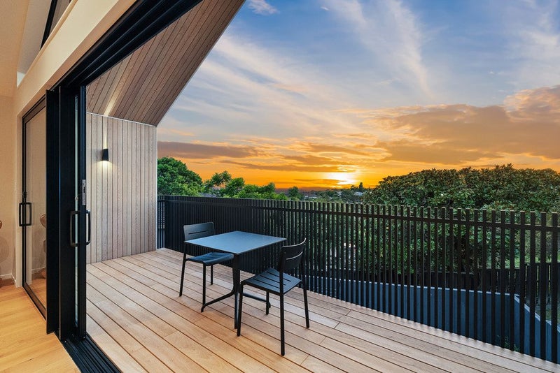 15C Kiri Place, Mairangi Bay, Auckland - Carousel 2