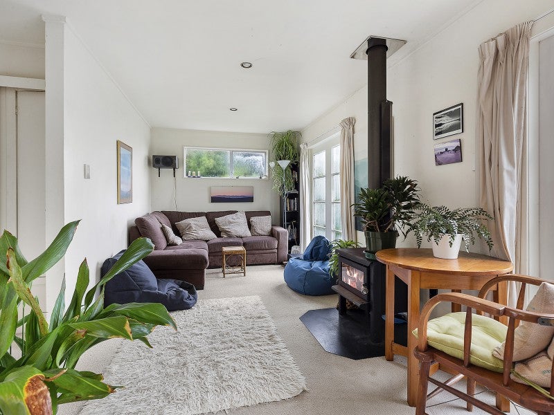 35 Happy Valley Road, Owhiro Bay, Wellington - Carousel 2