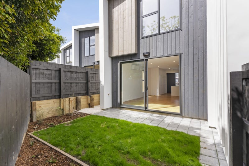 7/82 East Coast Road, Milford, Auckland - Carousel 1