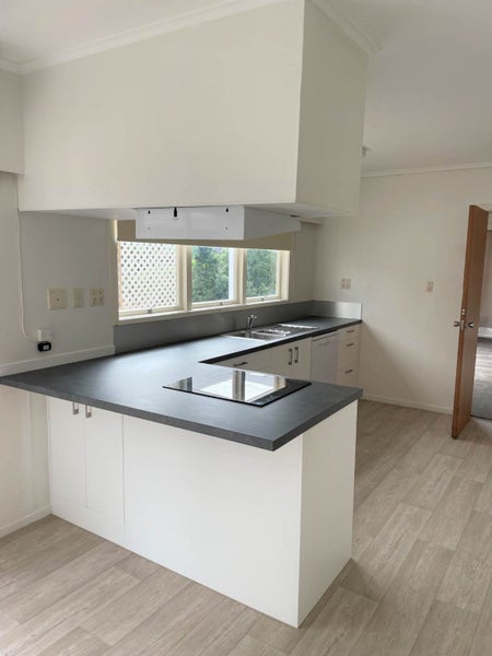 16 Simkin Avenue, Saint Johns, Auckland - Carousel 2