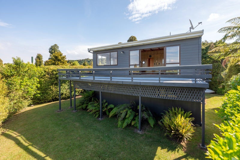 27 Kaiuru Avenue, Pukawa Bay, Tūrangi - Carousel 1