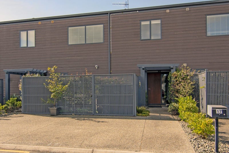 15 Rochdale Way, Stoke, Nelson - Carousel 16