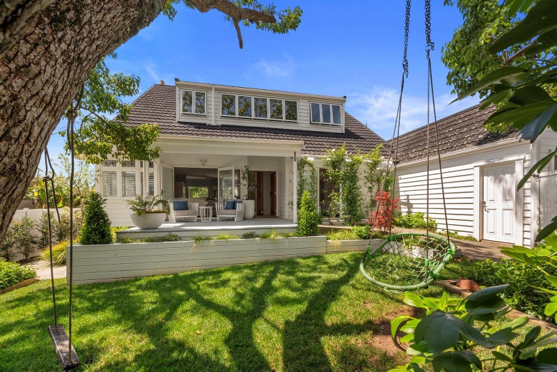 16A Fenwick Ave, Milford, North Shore City - Carousel 2