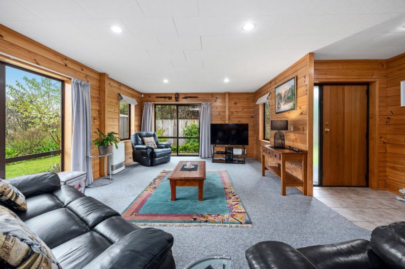 10 Heaphy Place, Pukehangi, Rotorua - Carousel 2