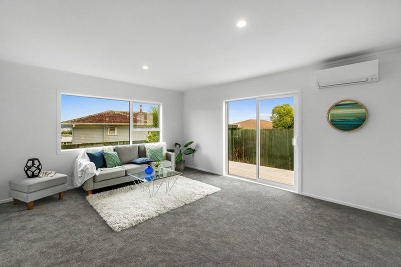 10B Harding Avenue, Te Atatu South, Auckland - Carousel 2