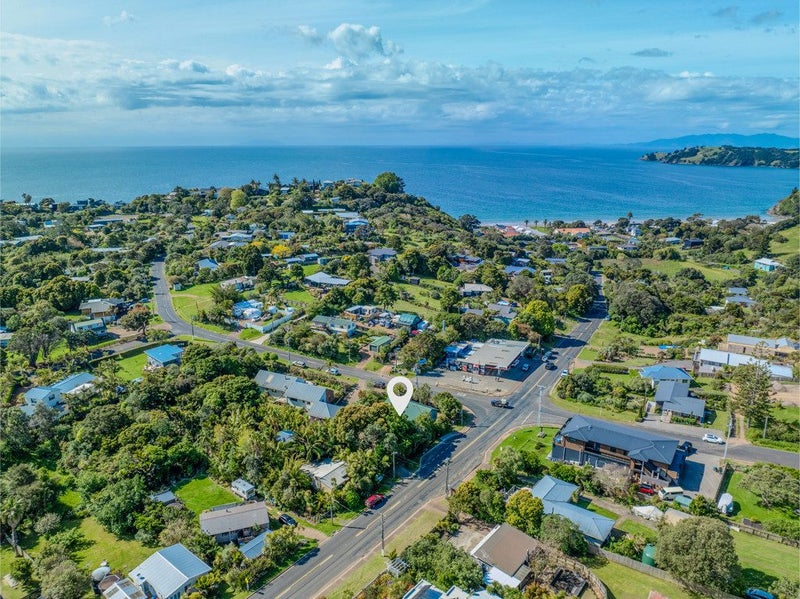 28 Onetangi Road, Onetangi, Waiheke Island - Carousel 2