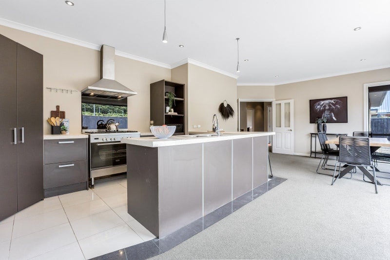 9 Cottle Heath Close, Manor Park, Lower Hutt - Carousel 2