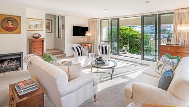 6/28 Hobson Street, Thorndon, Wellington - Carousel 1