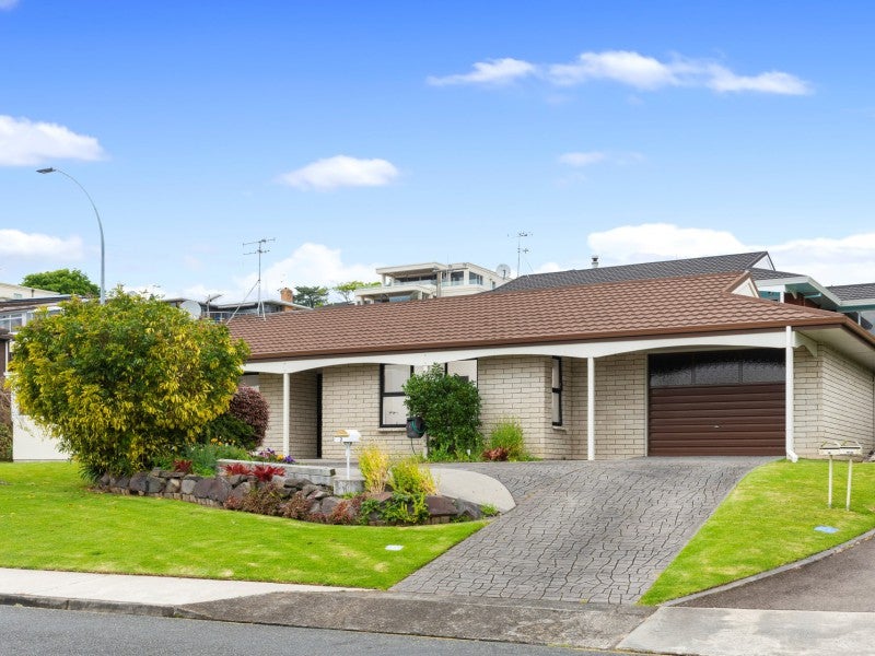 2 Western Road, Otumoetai, Tauranga - Carousel 1