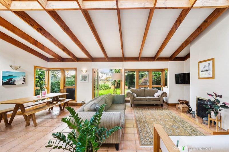 3 Newman Terrace, Thorndon, Wellington - Carousel 2