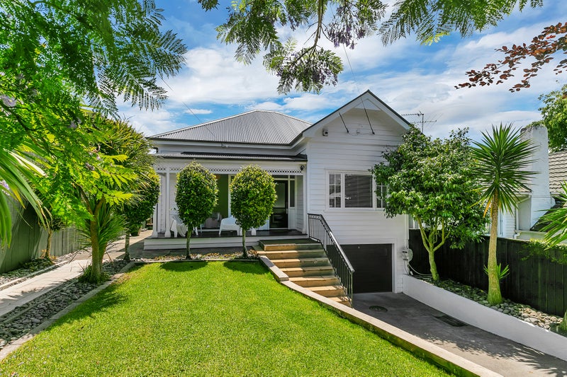 8 Finch Street, Morningside, Auckland - Carousel 1