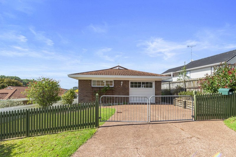 33 White Heron Drive, Massey, Auckland - Carousel 2