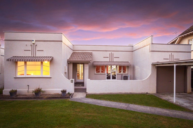 8 Russell Street, Palmerston North, Palmerston North - Carousel 1