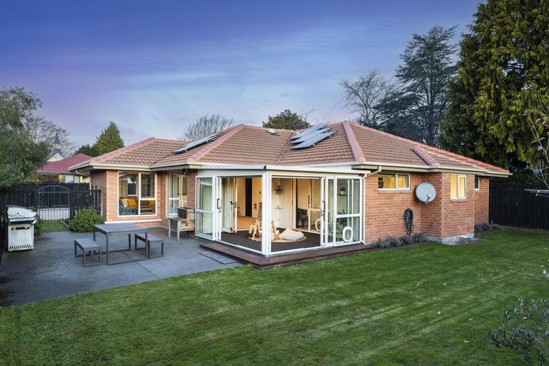 20 Riegler Place, Belfast, Christchurch - Carousel 1