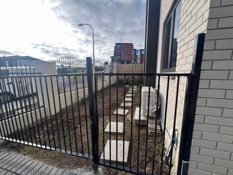 1A Bennett Road, Pakuranga, Auckland - Carousel 21