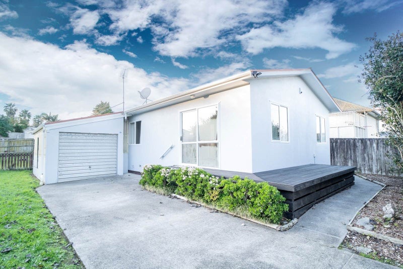 2/76 McAnnalley Street, Manurewa East, Auckland - Carousel 2