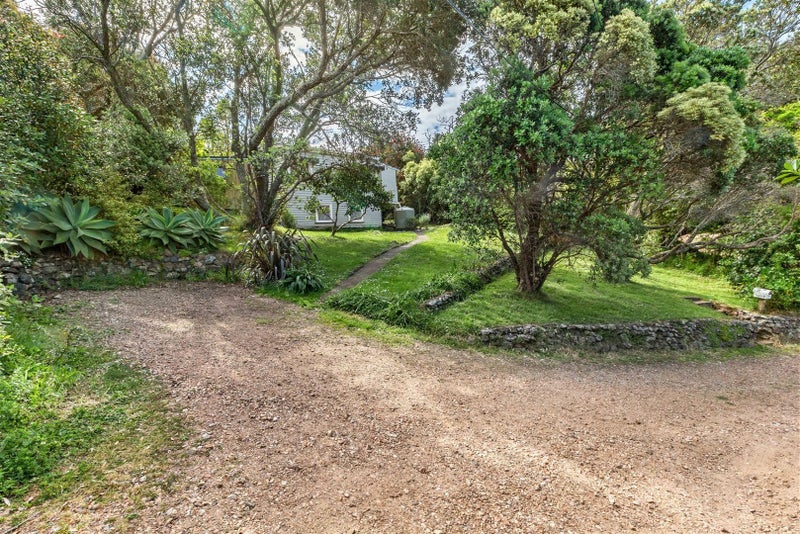 63 Frank Street, Oneroa, Waiheke Island - Carousel 16