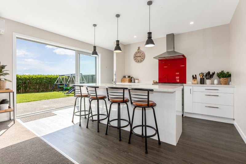 87 Endeavour Drive, Whitby, Porirua - Carousel 2