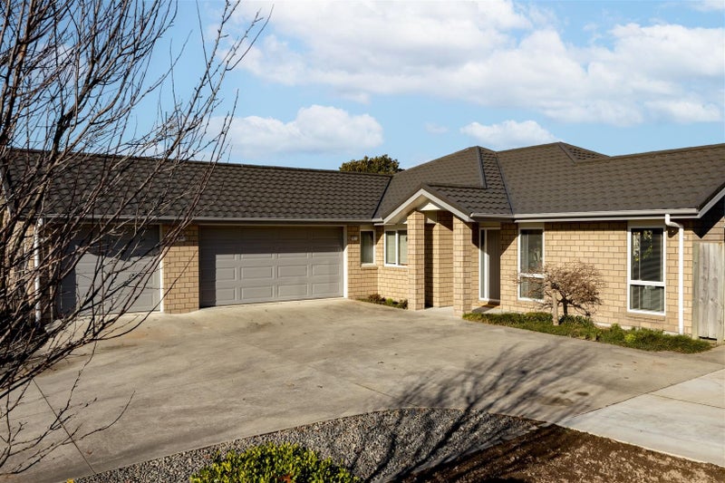 39 Cumberland Drive, Flagstaff, Hamilton - Carousel 1