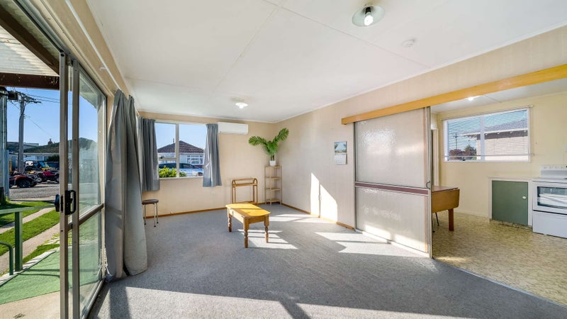 37 Caledonian Road, Oamaru North, Oamaru - Carousel 1