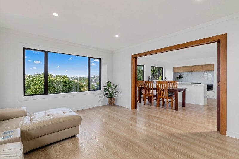 2/126 Carlisle Road, Browns Bay, Auckland - Carousel 2