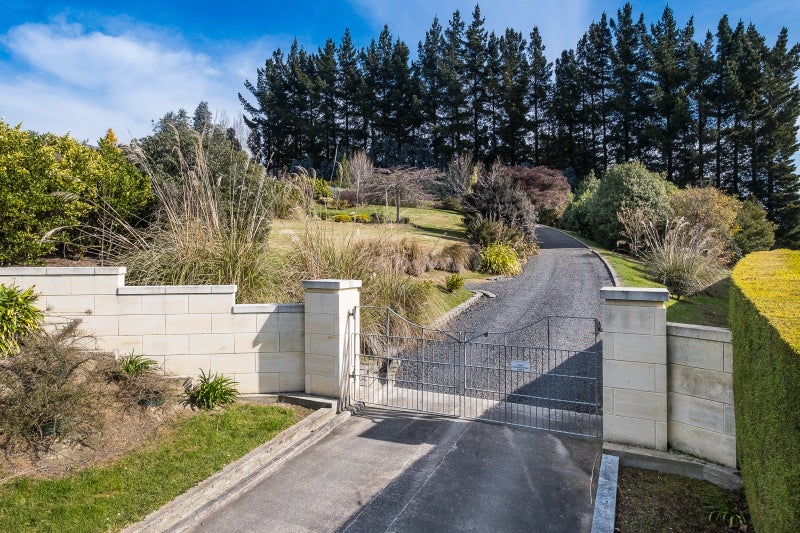 19 Fairmile Drive, Kinmont Park, Mosgiel - Carousel 22