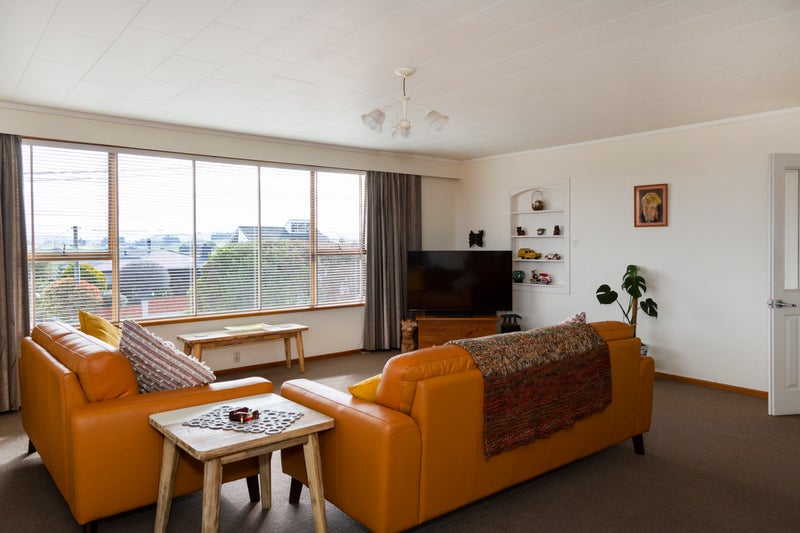 144 Eden Street, Oamaru - Carousel 2