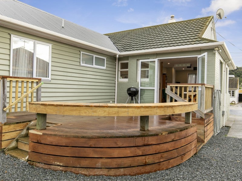 21 Toomath Street, Naenae, Lower Hutt - Carousel 1