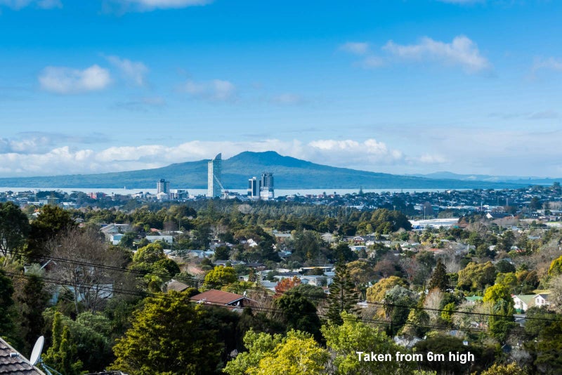 8/3 Coronation Road, Hillcrest, Auckland - Carousel 1