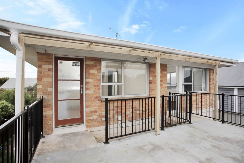 2/24 Tranmere Road, Sandringham, Auckland - Carousel 11