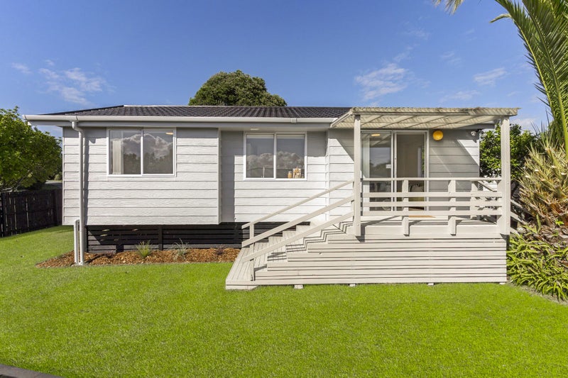 9 Taioma Crescent, Te Atatu Peninsula, Auckland - Carousel 2