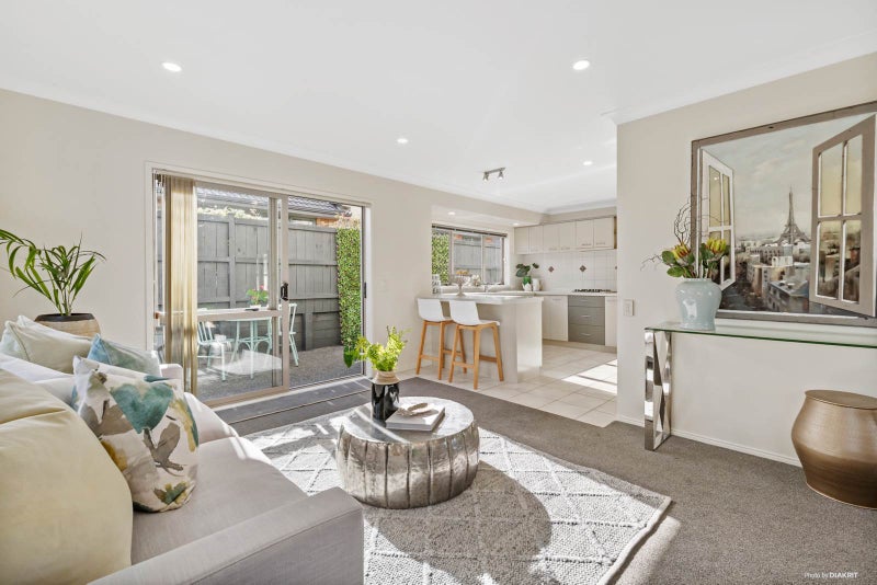 10 Belsera Court, Northpark, Auckland - Carousel 2