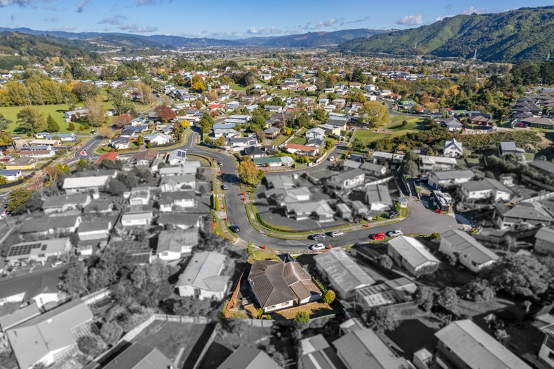 20 Blueberry Grove, Timberlea, Upper Hutt - Carousel 36